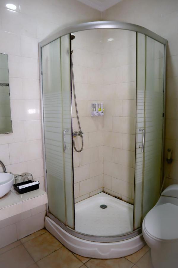 Votel Hotel تولونغاغونغْ المظهر الخارجي الصورة